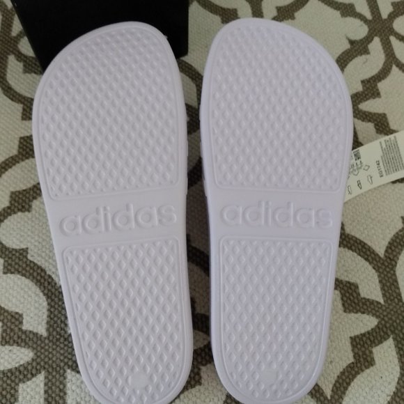 New Adidas Adilette Aqua Slides in lavender & three wht stripes, wm’s sz 9 - Picture 3 of 7
